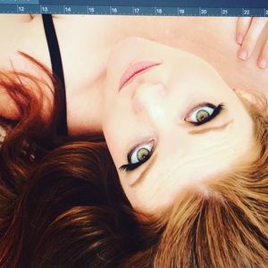 Meet your Posher, Lael